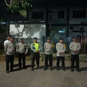 Anggota Polsek Balaraja Melaksanakan Pengamanan Sispam Mako Polsek Balaraja Polresta Tangerang Guna Tingkatkan Keamanan di Mako Polsek Balaraja