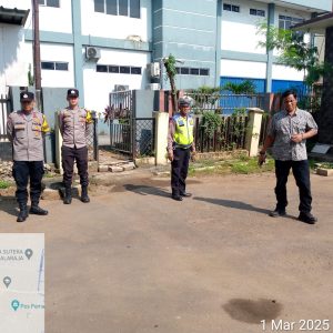 Anggota Polsek Balaraja Melaksanakan Pengamanan Sispam Mako Polsek Balaraja Polresta Tangerang Guna Tingkatkan Keamanan di Mako Polsek Balaraja    