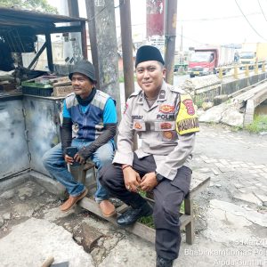 Bhabinkamtibmas Polsek Balaraja Melaksanakan Sambang DDS & Silaturahmi Kepada Warga Binaan Guna Antisipasi Kamtibmas di Desa Binaan