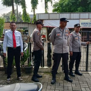 Anggota Polsek Balaraja Melaksanakan Pengamanan Sispam Mako Polsek Balaraja Polresta Tangerang Guna Tingkatkan Keamanan di Mako Polsek Balaraja