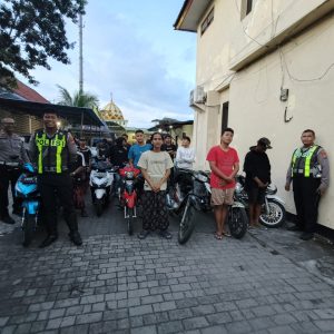 Polres Tanjung Perak Bubarkan Balap Liar di Akses Suramadu, Puluhan Pemuda dan Kendaraan diamankan