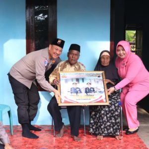 Berkah Ramadhan, Pasangan Kakek Nenek di Pekalongan Ini Senang dengan Rumah Baru yang Layak Dihuni