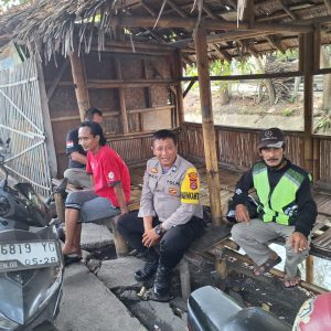 Personil Polsek Balaraja Aiptu Iwan Budiman Giat Poliran (Polisi Peduli Pengangguran) Skaligus Memberi Pesan Kamtibmas    
