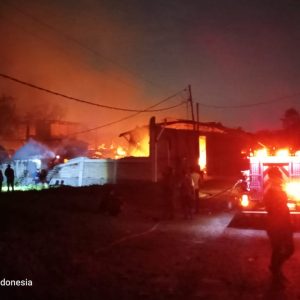 Pengecekan TKP Kebakaran PT KIM (Supplier Kardus) di Jalan Raya Serang Desa Sentul Kecamatan Balaraja Kab Tangerang