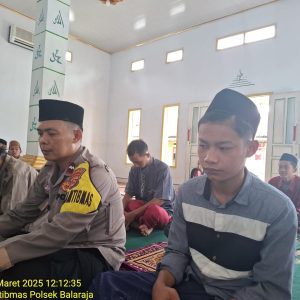 Bhabinkamtibmas Aipda Rahmat Melaksanakan Jumling Sekaligus Sambangi Tokoh Ulama Guna Mempererat Ikatan Polri dan Para Tokoh Ulama di Desa Kubang