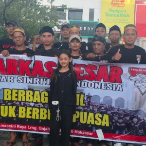 *LASKAR SINRIKJALA INDONESIA (LSI), Berbagi Takjil Buka Puasa Jalan Raya Andi Pangerang Pettarani Makassar*