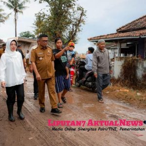Tinjau Jalan Rusak di Pontang, Gubernur Banten Andra Soni Ajak Pemkab Serang Bersinergi Selesaikan Masalah