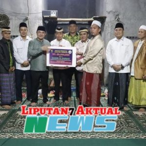 Sekda Serahkan Bantuan Pembangunan Masjid Al-Barkah Cisoka