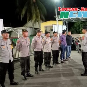 Melanjutkan tugas rutin, Ipda Marwata, SH pimpin Apel Malam di halaman Mapolsek Kresek