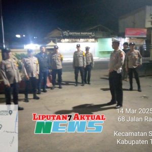 Anggota Polsek Balaraja Melaksanakan Sispam Mako Malam Hari Untuk Antisipasi Guantibmas di Mako Polsek Balaraja Polresta Tangerang