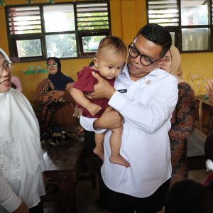 Gubernur Banten Andra Soni Minta Para Ibu Berikan Pengasuhan Anak dengan Baik