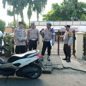 Personil Polsek Balaraja Melaksanakan Sispam Mako Pagi Hari Guna Antisipasi Guantibmas di Mako Polsek Balaraja Polresta Tangerang 