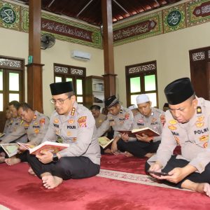 Tadarusan Saban Pagi, Rutinitas Personel Polresta Tangerang Selama Ramadan