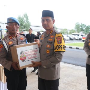 Digelar Serentak Secara Nasional, Polres Metro Tangerang Gelar Bazar Ramadhan Polri Presisi dan Baksos Bhayangkari 2025