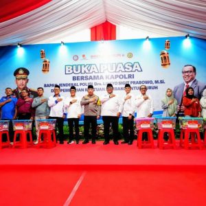 Buka Bersama Dengan Buruh, Kapolri Sampaikan Kabar Gembira   