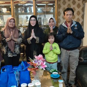 Jelang Idulfitri, Nonce Thendean Gelar Safari Ramadan dan Kunjungi Kader Demokrat Perkuat Silaturahmi