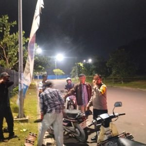 Patroli Polsek Pasar Kemis Bubarkan Anak-anak Remaja Yang Nongrong Hingga Larut Malam
