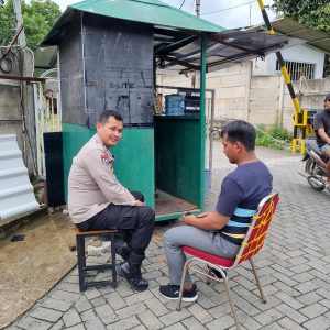 Bripka Dolfi Suhandi Laksanakan Sambang Ciptakan Kamtibmas Kondusif Pada Masa Mudik Lebaran