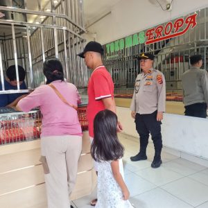 Jelang Lebaran Personil Polsek Pasar Kemis Patroli Toko Emas   