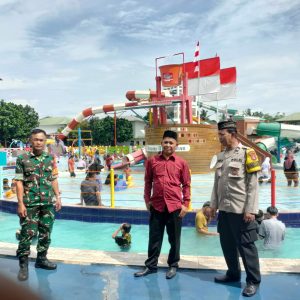 Personil Polsek Balaraja Melaksanakan Patroli di Obyek Wisata Kolam Renang Kencana Tirta Eleven Desa Tobat    