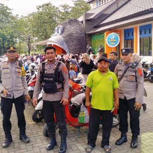 Personil Polsek Pasar Kemis pantau Lokasi Objek Wisata Kolam Renang   