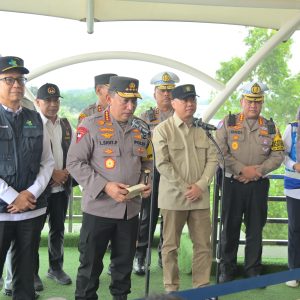 Kapolri Cek Arus Balik Lebaran di Tol Cikatama   