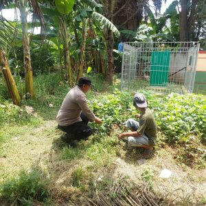 Temui Pedagang Sayur Keliling, Bhabinkamtibmas Sampaikan Pesan Kamtibmas