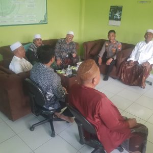 Kapolsek Kronjo Polresta Tangerang Silaturahmi dengan Ketua MUI Kecamatan Kronjo