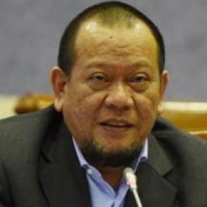 Masyarakat Jawa Timur dan Keluarga Menuntut Jawaban KPK Pasca Penggeledahan Rumah La Nyalla
