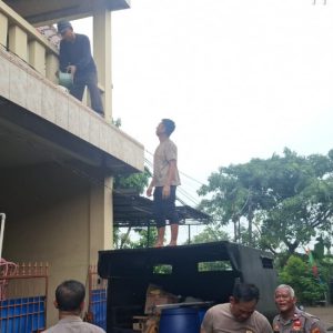 Polsek Jatiuwung Grebek Home Industri Miras Jenis Ciu di Perumahan Pondok Makmur Kecamatan Periuk Tangerang 
