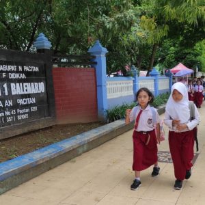 SDN 1 Baleharjo Pacitan Terancam Regrouping, Ratusan Siswa Ancam Mogok Sekolah, Wali Murid Bersatu Tolak