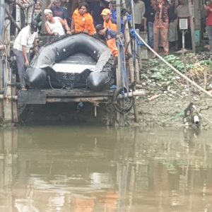 Aksi Kemanusiaan Polres Gresik, Responsif Bantu Pencarian Wanita Tenggelam di Sungai Kalimas Driyorejo Gresik