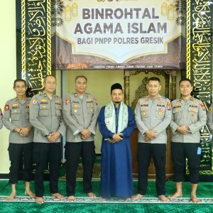 Polres Gresik Gelar Binrohtal Pupuk Keimanan Personel dalam Menjalankan Tugas