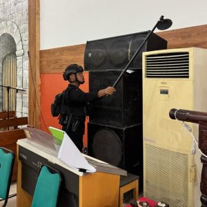 Polsek Pasar Kemis Bersama Jibom Brimob Polda Banten Sterilisasi Gereja Paroki St Gregorius