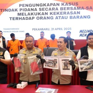 Polda Riau Tangkap Empat Debt Collector Yang Terlibat Pengrusakan dan Intimidasi