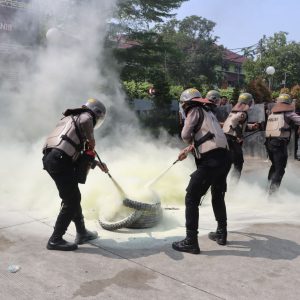 Polresta Tangerang Laksanakan Apel Simulasi Pengamanan Mayday, Hadapi Unjuk Rasa Hari Buruh Internasional
