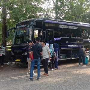 SMP.N.5.Metro study tour ke bandung,duga ajang bisnis,menghasilkan puluhan juta