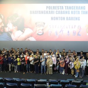 Kapolresta Tangerang Gelar Nobar Film “Sayap-Sayap Patah 2: Olivia” Bersama Masyarakat   