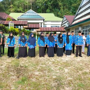 Babinsa Tondong Tallasa Tunjukkan Komitmen Kebangsaan di Upacara Hari Kesadaran Nasional