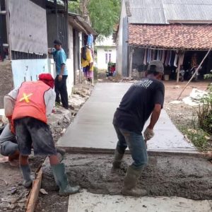 Warga Desa Lembangsari Senang Dan Apresiasi Pembangunan Jalan Beton: Tingkatkan Akses dan Keselamatan