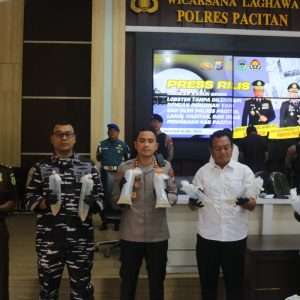 Polres Pacitan Ungkap Penyelundupan 27.650 Benur Ilegal, 2 Tersangka Diamankan