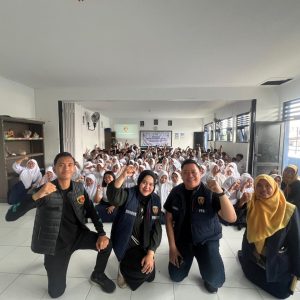 Polres Pelabuhan Tanjungperak Masuk Sekolah Gencar Sosialisasi Bahaya Narkoba dan Cegah Kenakalan Remaja
