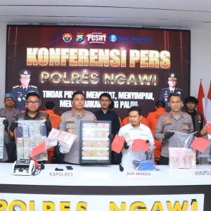 Polres Ngawi Berhasil Amankan 5 Tersangka Pengedar Uang Palsu Lintas Provinsi