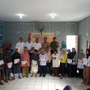 Pemdes Kassiloe Kecamatan Labakkang Kabupaten Pangkep Menyerahan Insentif