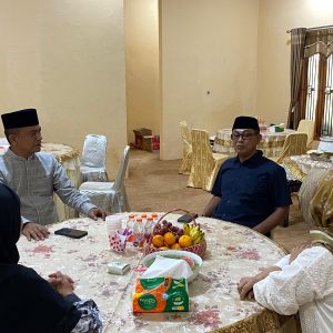 Perkuat Kebersamaan, Kapolres Pangkep Sambangi Forkopimda di Momen Idul Adha