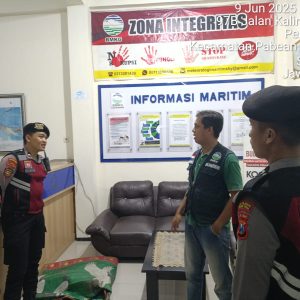 Waspadai Potensi Banjir Rob, Polres Pelabuhan Tanjungperak dan BMKG Kolaborasi Pantau Pesisir Surabaya