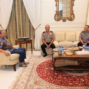 Dalam Rangka HUT Bhayangkara ke-79, Tim Mabes Polri Lakukan Anjangsana ke Mantan Kapolri Jenderal (Purn) Drs. Badrodin Haiti