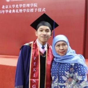 Ibunda KIP menjadi Ibunda Bagi Putra Putranya dan Tetap Menjadi Ibunda Untuk Masyarakat Jawa Timur