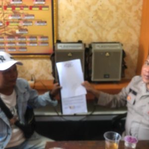 Warga desa adiwarno mengadu ke polres Lampung timur dugaan tindak pidana kurupsi tanah bengkok