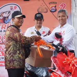 Warga Panongan Juara Lomba Mancing HUT Bhayangkara, Bawa Pulang Motor Beat